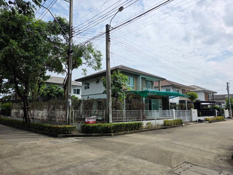 ขายบ้านเดี่ยวอารมณ์รีสอร์ทรามอินทรา เป็นออฟฟิศสำนักงานได้มีห้องประชุม 