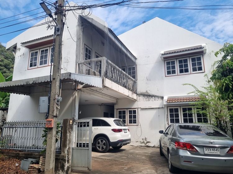 ไม่มี ขายบ้านเดี่ยวหลังมุม 2 ชั้น ขนาด 111 ตรว. ติดถนนพหลโยธิน ขายตามสภาพ แขวงอนุสาวรีย์ กรุงเทพฯ