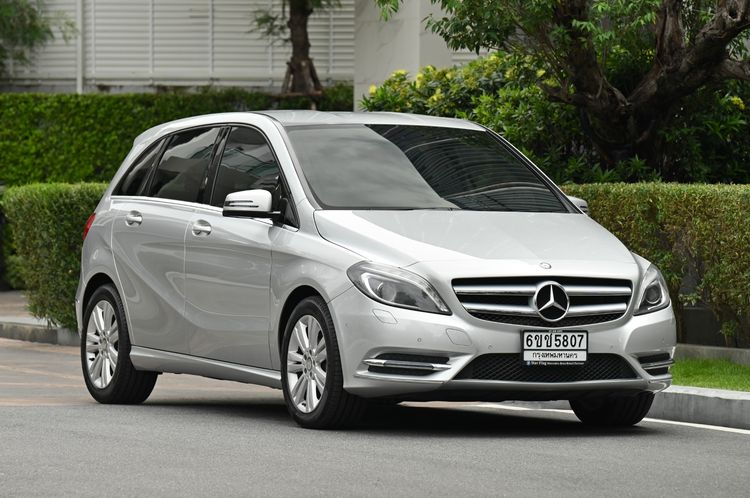 Mercedes-Benz B-Class 2013 B180 Sedan เบนซิน ไม่ติดแก๊ส เกียร์อัตโนมัติ บรอนซ์เงิน รูปที่ 2