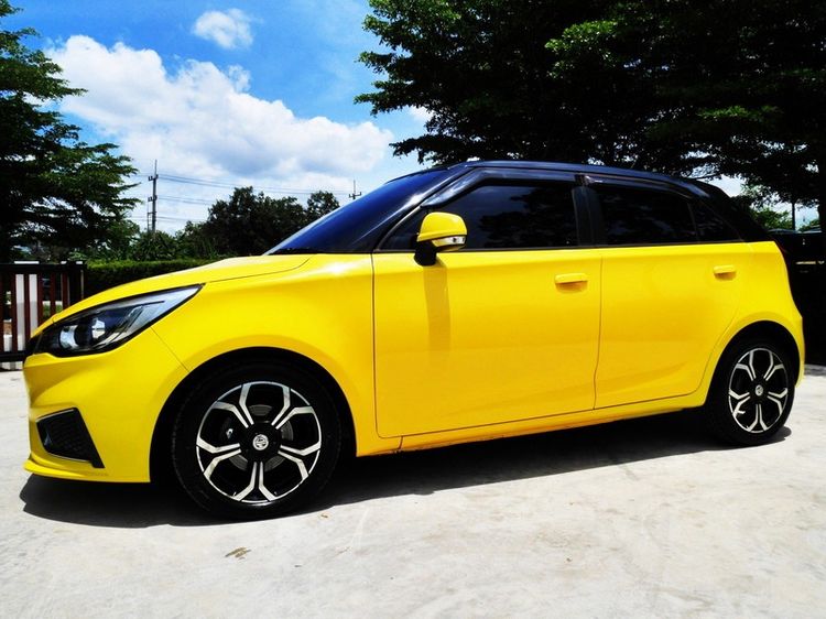 รถ MG MG3 1.5 X Limited สี เหลือง
