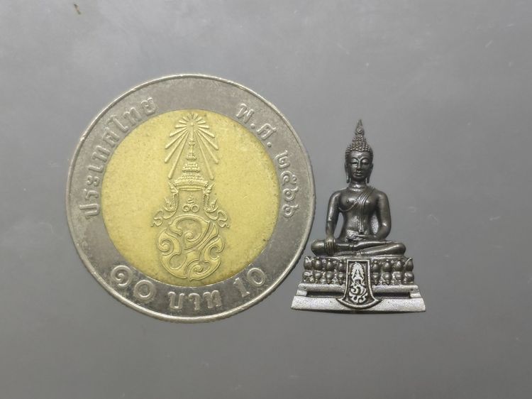 พระคุ้มเกล้า เย็นศิระเพราะพระบริบาล 80 พรรษามหากษัตริย์แผ่นดินสยาม เนื้อเงินรมดำ พิมพ์เล็ก ปี2550 พร้อมกล่องเดิม รูปที่ 9