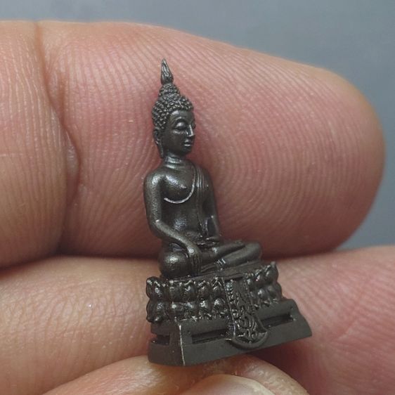 พระคุ้มเกล้า เย็นศิระเพราะพระบริบาล 80 พรรษามหากษัตริย์แผ่นดินสยาม เนื้อเงินรมดำ พิมพ์เล็ก ปี2550 พร้อมกล่องเดิม รูปที่ 6