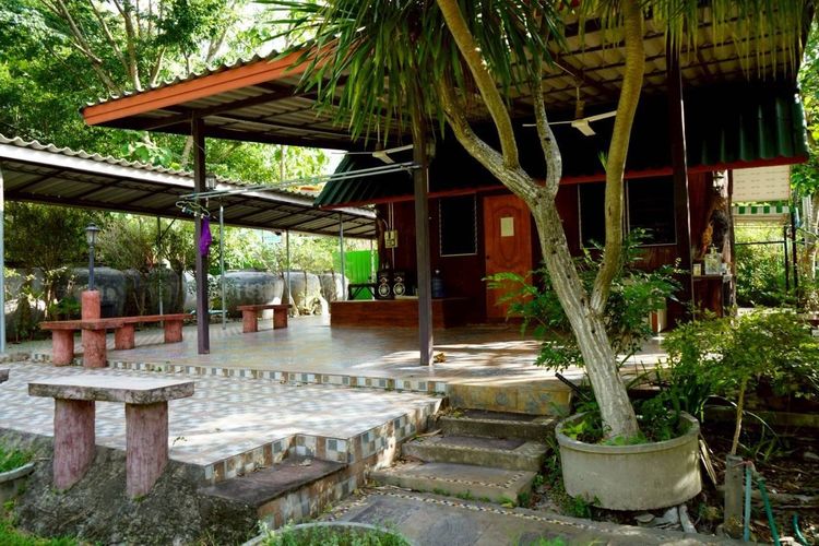 ขายรีสอร์ทเขาใหญ่ ขนาด 5 ไร่ เหมาะเป็นสถานปฎิบัติธรรม ภาวนา โยคะ และผู้ที่สนใจทำสถานที่ท่องเที่ยวเชิงธรรมะ