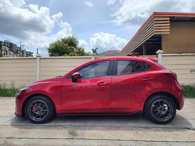 Mazda Mazda 2 2019 1.3 Sports High Connect Sedan เบนซิน ไม่ติดแก๊ส เกียร์อัตโนมัติ แดง รูปที่ 4