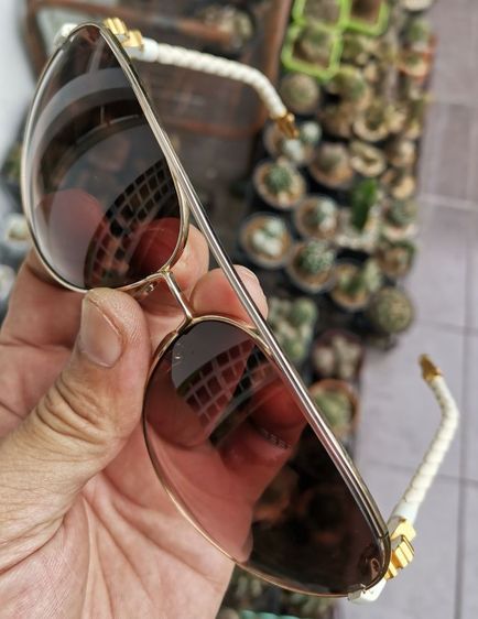 แว่นกันแดด Chrome​ Hearts​ Aviator​ Jism Gold White Cross​ เลนส์​ Zeiss​ เดิมๆ​ พร้อมกล่อง หายากมาก ราคาแบ่งปันครับ รูปที่ 6