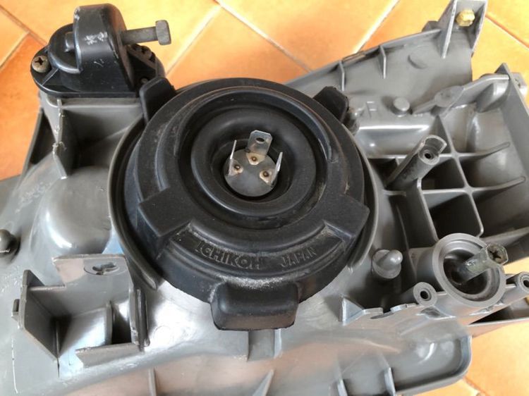 ไฟหน้า Toyota Granvia รุ่นแรก หน้าเล็ก รุ่นปี 1996-1999 รูปที่ 8