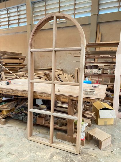  งานวงกบโค้งกระจกติดตาย วงกบโค้งตามแบบ ผลิตตรงจากโรงงานของเราเอง รับทำตามแบบ ตามขนาด รูปที่ 2