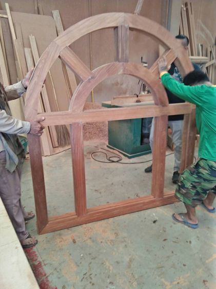  งานวงกบโค้งกระจกติดตาย วงกบโค้งตามแบบ ผลิตตรงจากโรงงานของเราเอง รับทำตามแบบ ตามขนาด รูปที่ 5