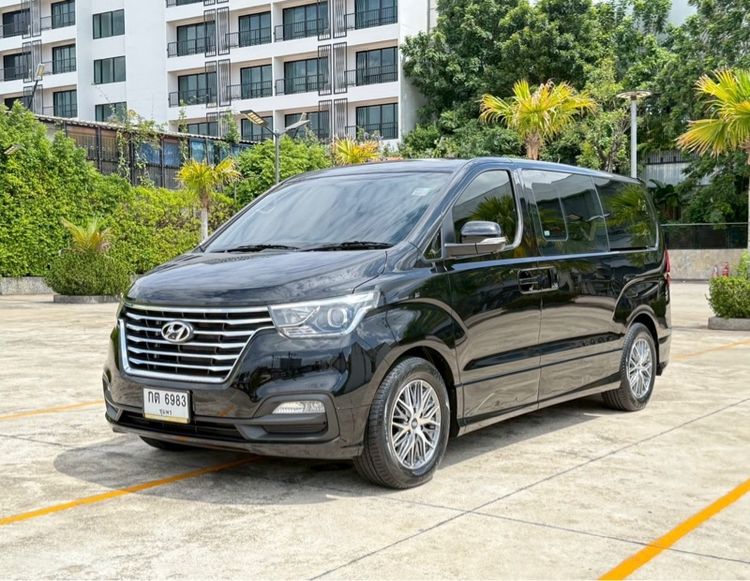 รถ Hyundai Grand Starex 2.5 VIP สี ดำ