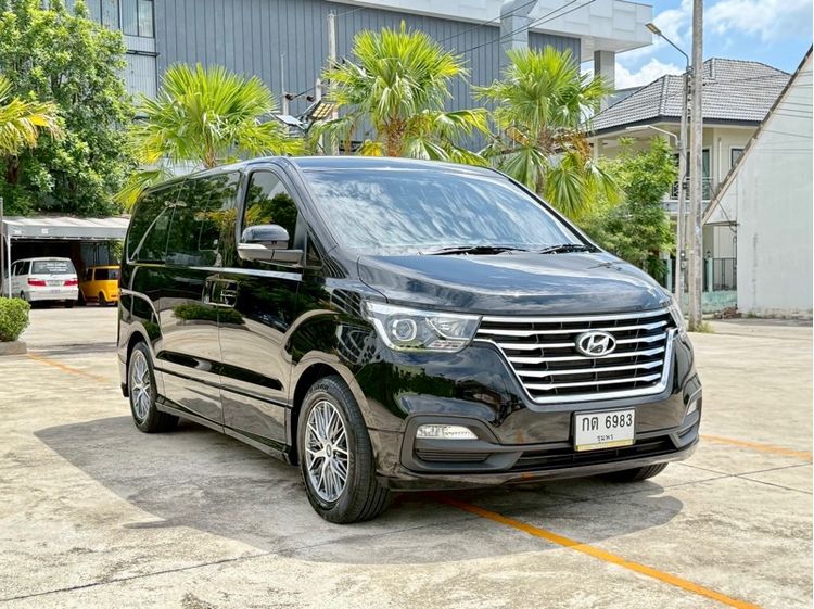 Hyundai Grand Starex 2019 2.5 VIP Van ดีเซล ไม่ติดแก๊ส เกียร์อัตโนมัติ ดำ รูปที่ 3