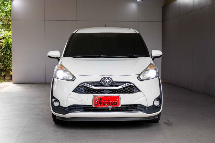 Toyota Sienta 2019 1.5 G Utility-car เบนซิน LPG เกียร์อัตโนมัติ ขาว รูปที่ 2