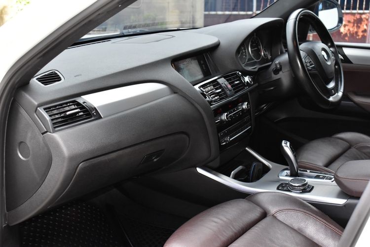 BMW X4 2016 2.0 xDrive20d M Sport 4WD Utility-car ดีเซล เกียร์อัตโนมัติ ขาว รูปที่ 4