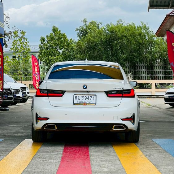 BMW Series 3 2021 320i Sedan เบนซิน ไม่ติดแก๊ส เกียร์อัตโนมัติ ขาว รูปที่ 4