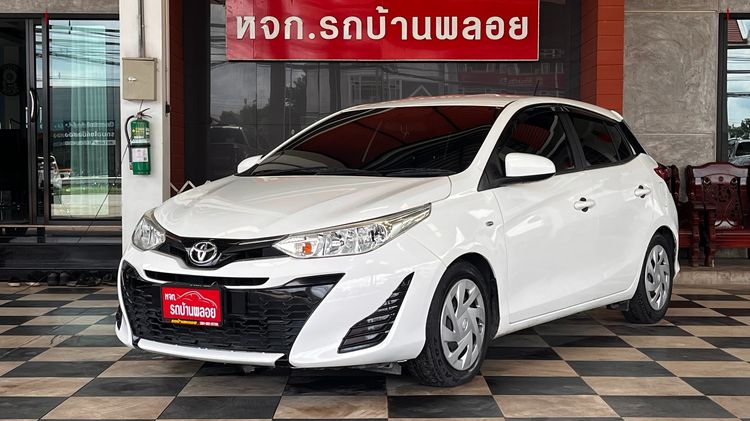 รถ Toyota Yaris ATIV 1.2 Entry สี ขาว