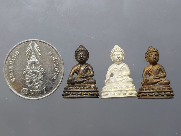 พระชัยวัฒน์เจ้าสัว (จ่อซั่ว) ชุด 3 องค์ เนื้อเงิน นวะ สัมฤทธิ์ สมเด็จพระญาณสังวร สมเด็จพระสังฆราช วัดบวรนิเวศวิหาร ปี 2537 พร้อมกล่องเดิม รูปที่ 6