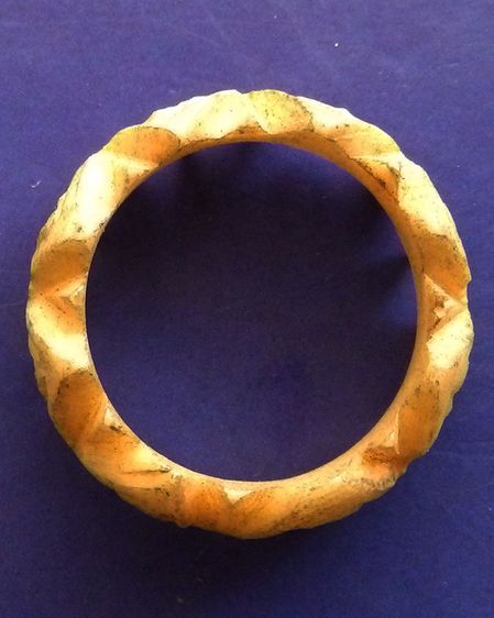 แหวนวิเศษ ขนาด 2 ซ.ม. พระบ้านเก่าเก็บหลายสิบปี รูปที่ 2