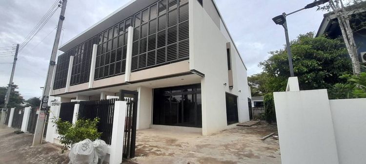 อื่นๆ มีบางส่วน 2018 ขายรวมทาวน์โฮม2ชั้น 4 ห้อง ใกล้รร.วารีเชียงใหม่ รูปที่ 4