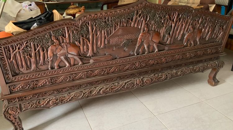 ของใช้ในบ้านต่างๆ จาน ชาม แก้ว รวมถึงเฟอร์นิเจอร์เก่า ชุดโต็ะหมู่บูชาไม้ และอื่นๆ รูปที่ 18