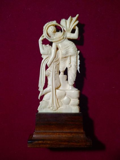 เนื้อแท้ธรรมชาติลายชัดแกะเทพเจ้าทั้งองค์บนฐานไม้กฤษณา รูปที่ 16