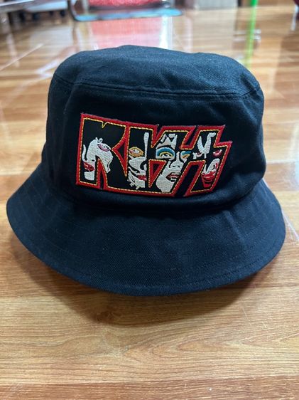 หมวก Kiss Uniqlo แท้