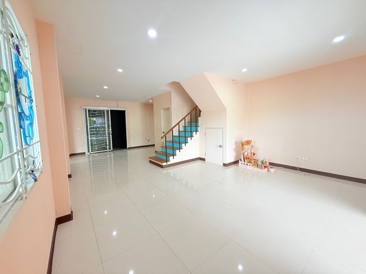 2016 ไม่มี ทาวน์โฮม 3 ชั้น โครงการคัลเลอร์ลิฟวิ่ง บางเมือง วงเเหวน บ้านมือสองราคาถูกกว่าราคาประเมิณ รูปที่ 4