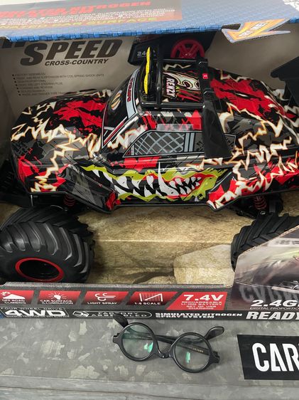 ของเล่นบังคับวิทยุ โดรน รถบังคับ วิทยุไฟฟ้า ขับเคลื่อนสี่ล้อ 4wd ของใหม่ 2.4 GHz