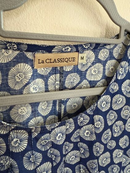 เสื้อสวยๆ ขายเสื้อสีน้ำเงินมีลวดลาย แขนยาว(ยาวประมาณข้อมือ เนื้อผ้านิ่ม  แบรนด์ La CLASSIQUE ลายตามรูป รูปที่ 6