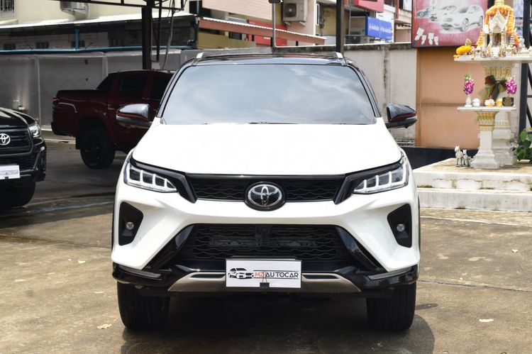 Toyota Fortuner 2021 2.4 Legender Utility-car ดีเซล ไม่ติดแก๊ส เกียร์อัตโนมัติ ขาว รูปที่ 2