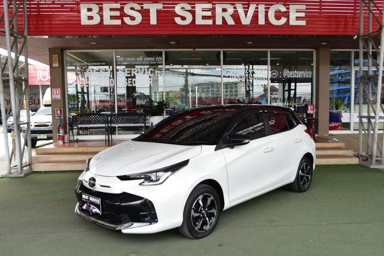 Toyota Yaris 2023 1.2 Premium S Sedan เบนซิน ไม่ติดแก๊ส เกียร์อัตโนมัติ ขาว