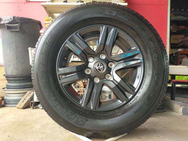 แม็กโตโยต้า ขอบ17 สีเดิม พร้อมยางบริสโตน  265 65 17 ปี23 ยางสวยทุกเส้นใส่ revo vigo fortuner รูปที่ 3