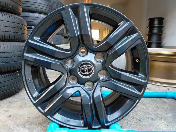 แม็กโตโยต้า สีเดิม ป้ายแดง ขอบ17 กว้าง7.5 et30 ใส่revo vigo