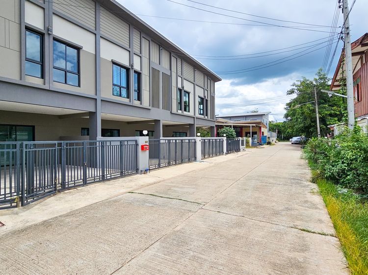 อื่นๆ มีบางส่วน ทาวน์เฮาส์ใหม่ 2 ชั้น – 3ห้องนอน 3ห้องน้ำ 2ที่จอดรถ ทำเลบ้านโจด บ้านเป็ด ขอนแก่น รูปที่ 3