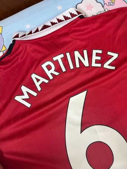 เสื้อบอลของแท้ Man United Size M ข้างหลังเบอร์ 6 Martinez รูปที่ 4