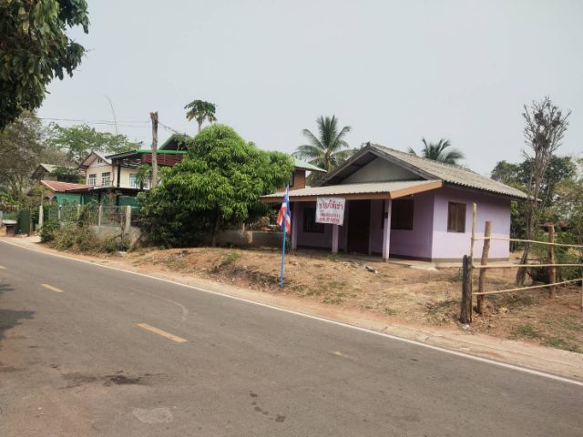 ขายที่ดินติดลาดยางแถมบ้านชั้นเดียวใกล้รร.