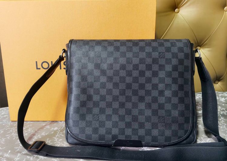 Louis Damier Graphite Daniel MM crossbody bag