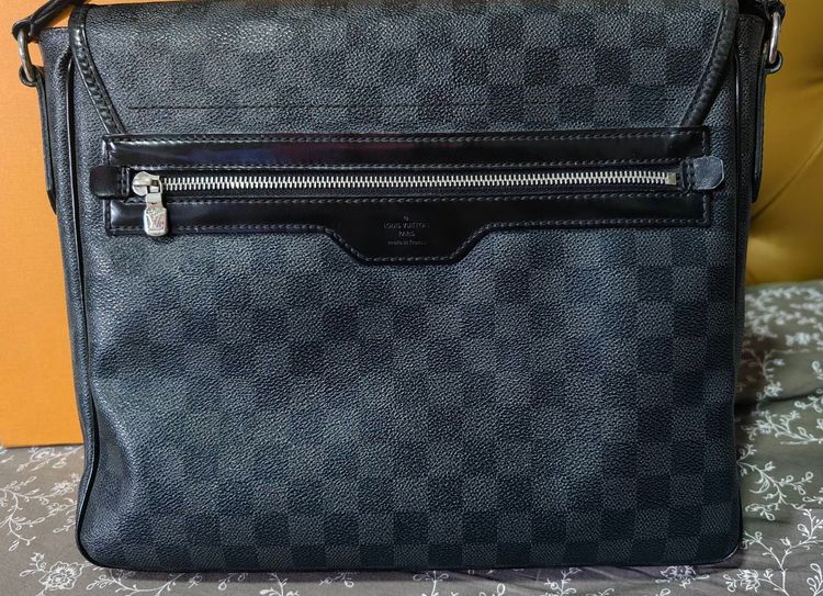 Louis Damier Graphite Daniel MM crossbody bag รูปที่ 3