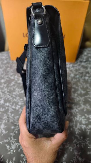 Louis Damier Graphite Daniel MM crossbody bag รูปที่ 6