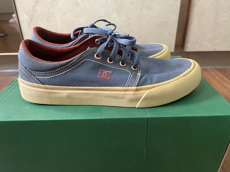 รองเท้า DC แท้ สภาพดี