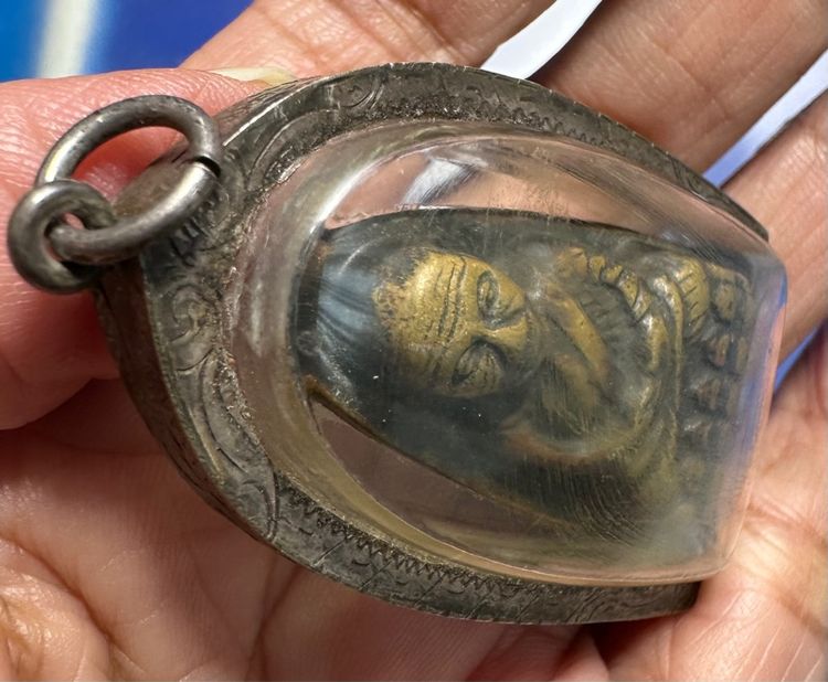 เหรียญหล่อล.ป.ทวด เลี่ยมเงิน รูปที่ 8