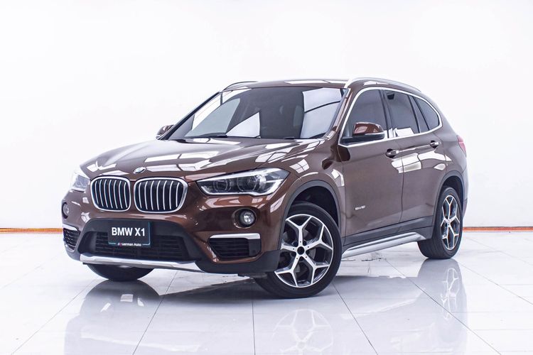 รถ BMW X1 1.5 sDrive18i xLine สี น้ำตาล