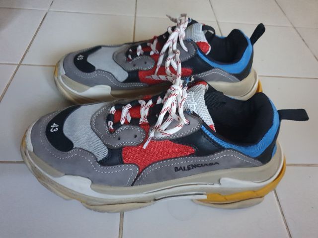 รองเท้าเบอร์ 43 balenciaga