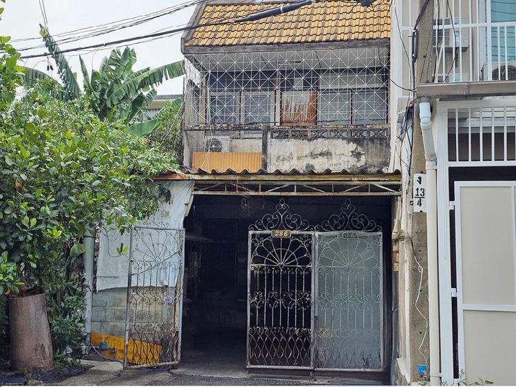 ใช่ 💖 ทาวน์เฮ้าส์ บางกะปิ ราคาพิเศษ! 💖 รูปที่ 2