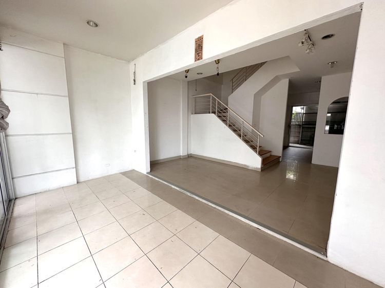 ใช่ 💖 ทาวน์เฮ้าส์ ลาดพร้าว ราคาพิเศษ! 💖 รูปที่ 2