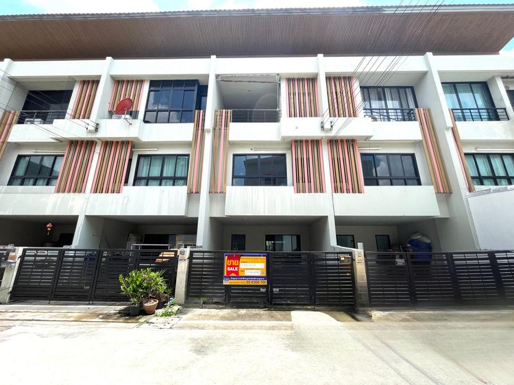 ใช่ 💖 ทาวน์เฮ้าส์ บึงกุ่ม ราคาพิเศษ! 💖