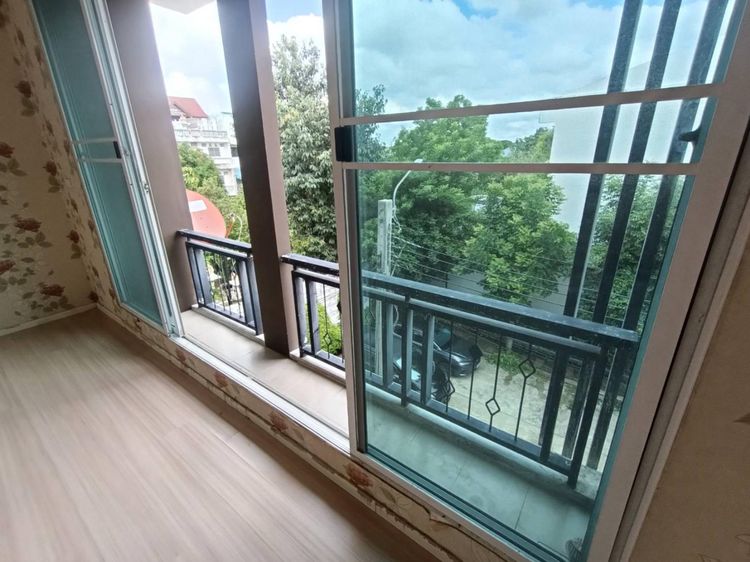 ใช่ 💖 ทาวน์เฮ้าส์ ลาดพร้าว ราคาพิเศษ! 💖 รูปที่ 4