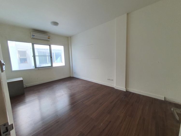 ใช่ 💖 ทาวน์เฮ้าส์ บางกะปิ ราคาพิเศษ! 💖 รูปที่ 4