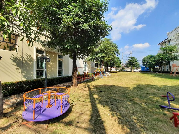 ใช่ 💖 ทาวน์เฮ้าส์ บางกะปิ ราคาพิเศษ! 💖 รูปที่ 4