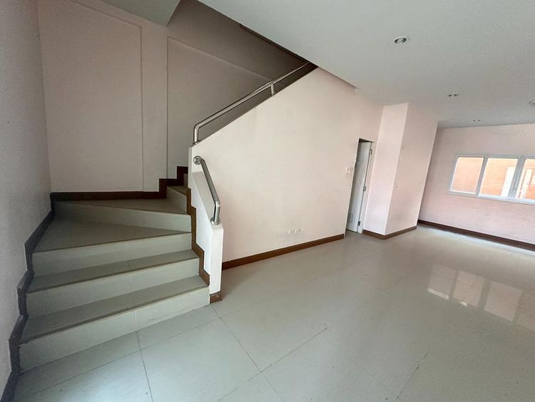 ใช่ 💖 ทาวน์เฮ้าส์ ลาดพร้าว ราคาพิเศษ! 💖 รูปที่ 2