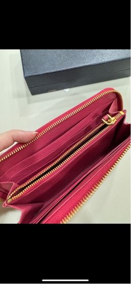กระเป๋าสตางค์ ผู้หญิง prada แท้ มือสอง รูปที่ 4