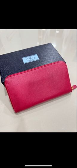 กระเป๋าสตางค์ ผู้หญิง prada แท้ มือสอง รูปที่ 2